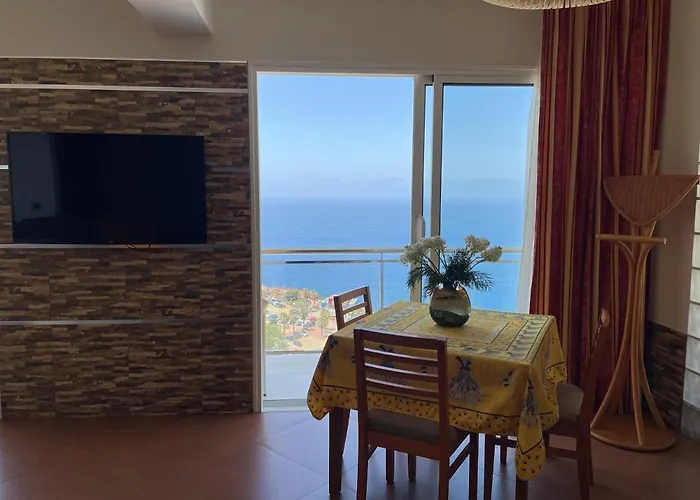 Isabela - Car For Free Caniço