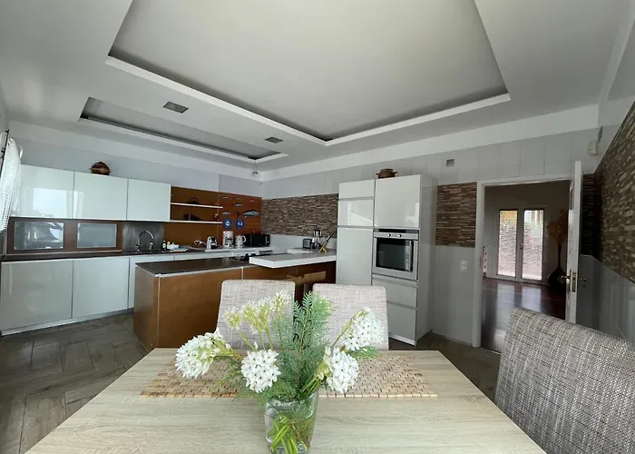 Isabela - Car For Free Apartman