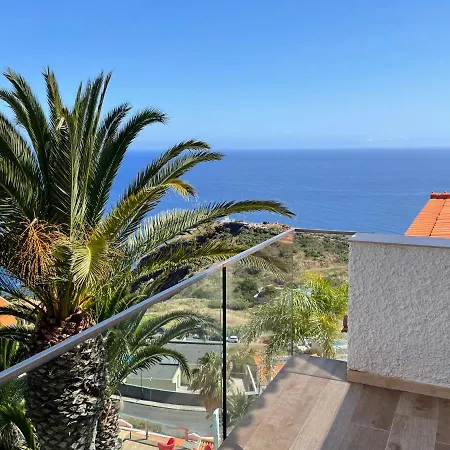 Isabela - Car For Free * Canico (Madeira)