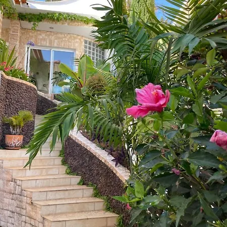 Isabela - Car For Free アパート