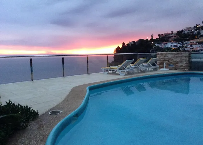 Isabela - Car For Free كانيكو